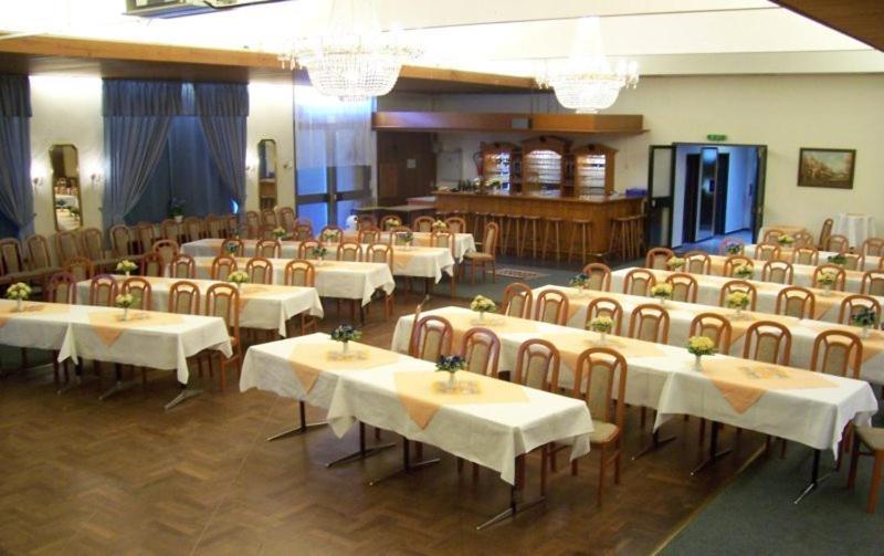 Stadthotel Ольденбург Екстер'єр фото